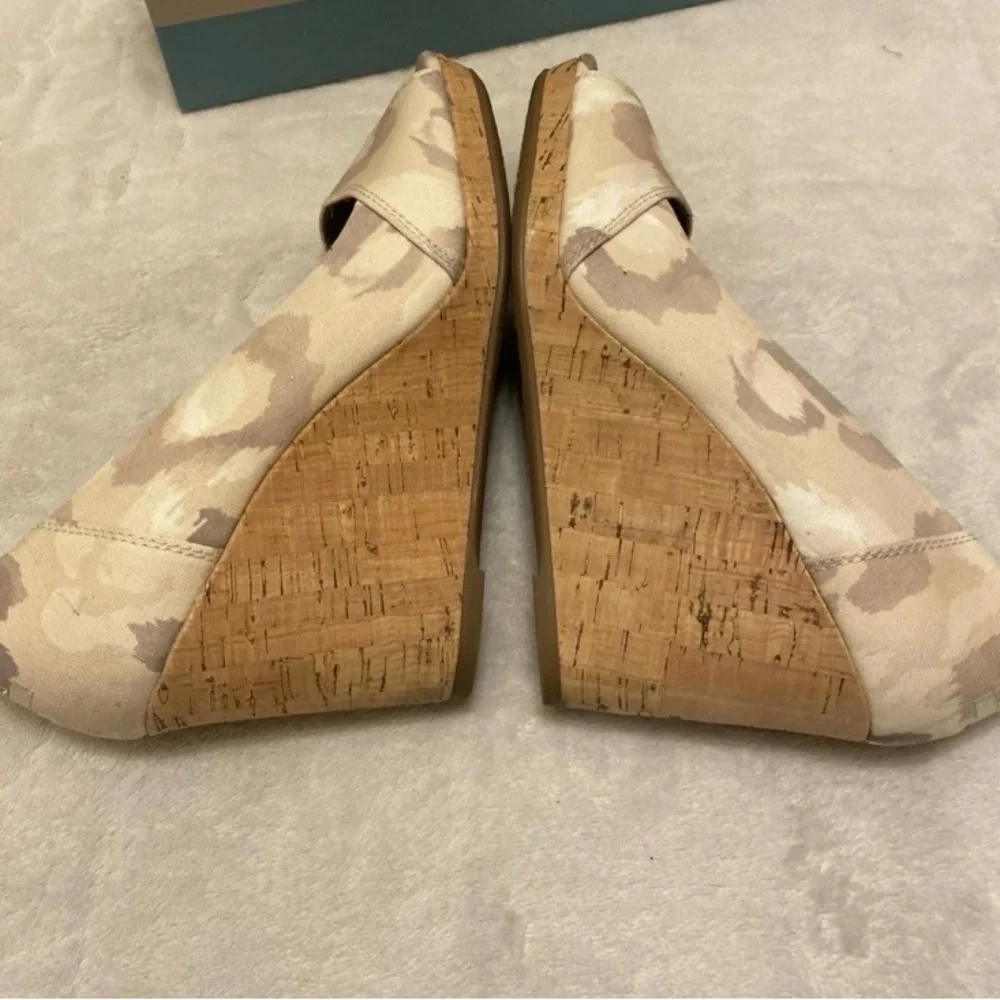 TOMS Beige Camouflage Cork Wedge Peep Toe